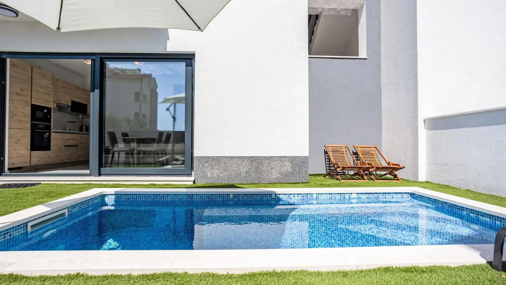 Apartment Sunny Pool By Interhome Trogir