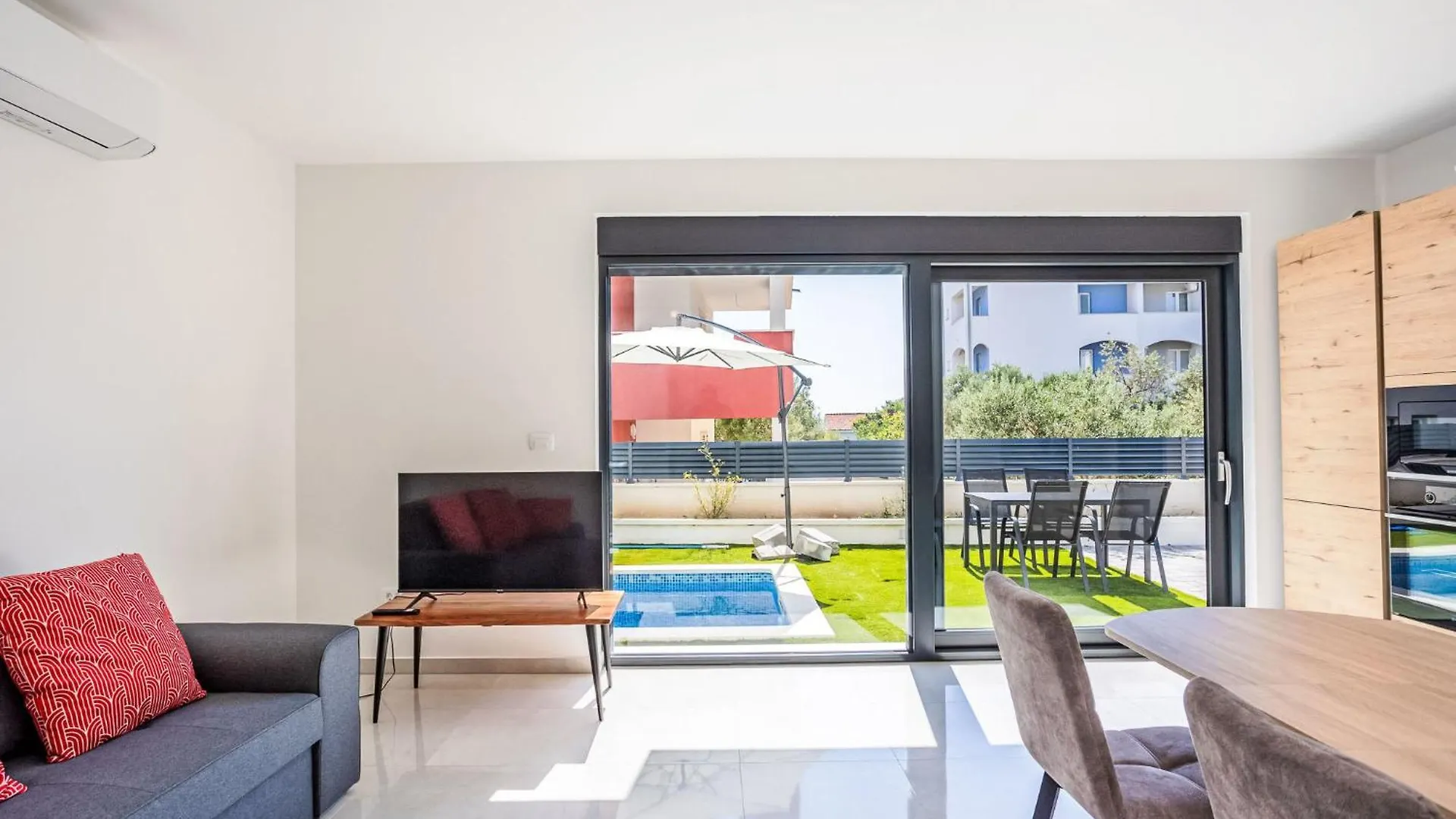 Apartment Sunny Pool By Interhome Trogir