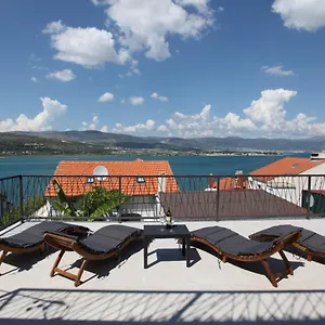  Apartament With Terrace And Sea View - Lucic