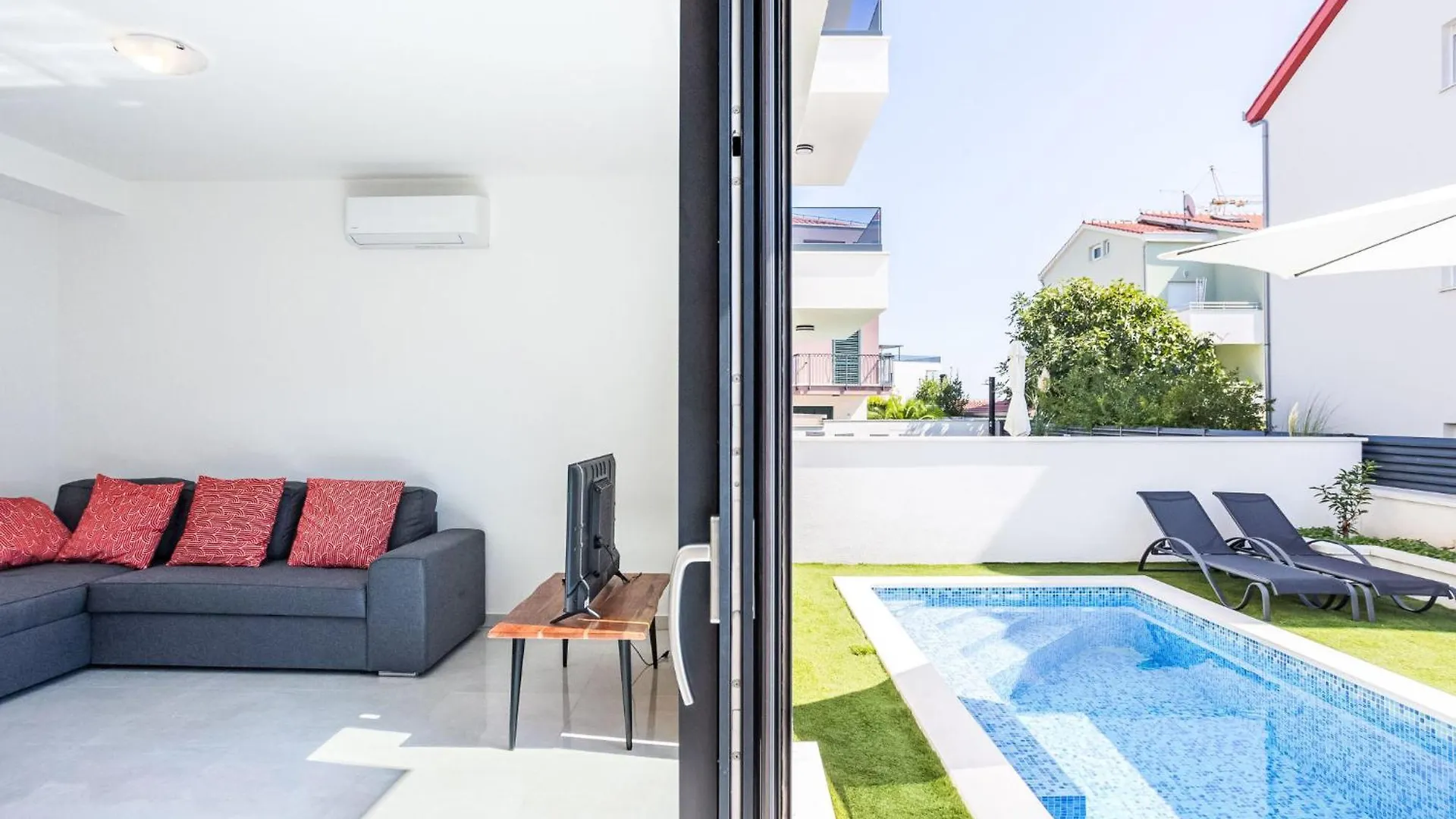 Apartment Sunny Pool By Interhome Trogir